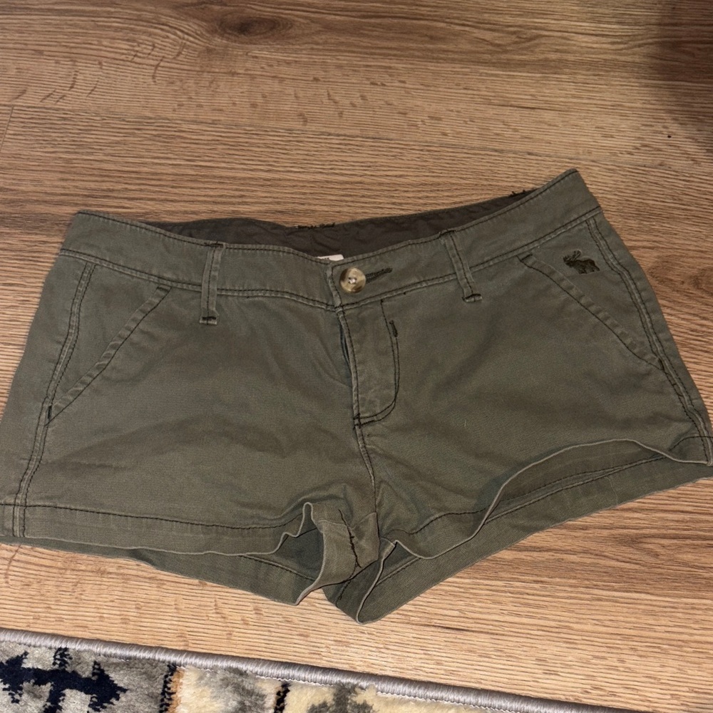 Abercrombie & Fitch Khaki Women's Cargo Shorts